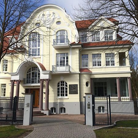 Appartements Am Kurpark Bad Pyrmont Exterior photo