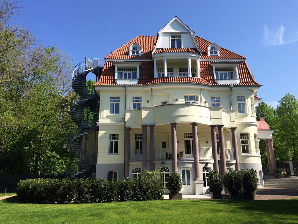 Appartements Am Kurpark Bad Pyrmont Exterior photo