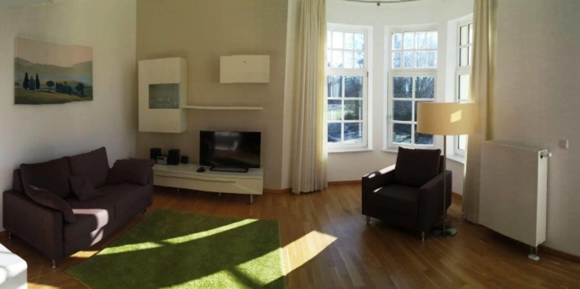 Appartements Am Kurpark Bad Pyrmont Exterior photo